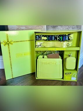 Steve Madden Limited Edition Bevelyn Gift Set LEMON